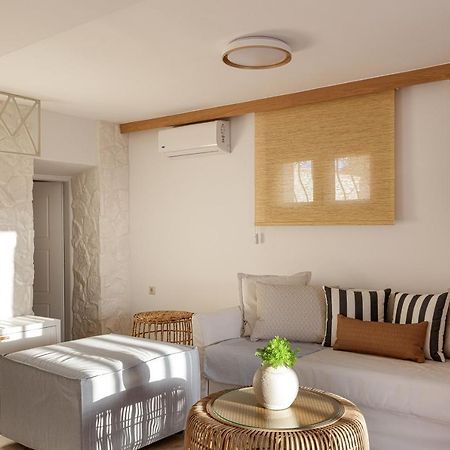 Villa Seashell -Wonderful Newly Renovated Villa On The Beach Galatas  Luaran gambar