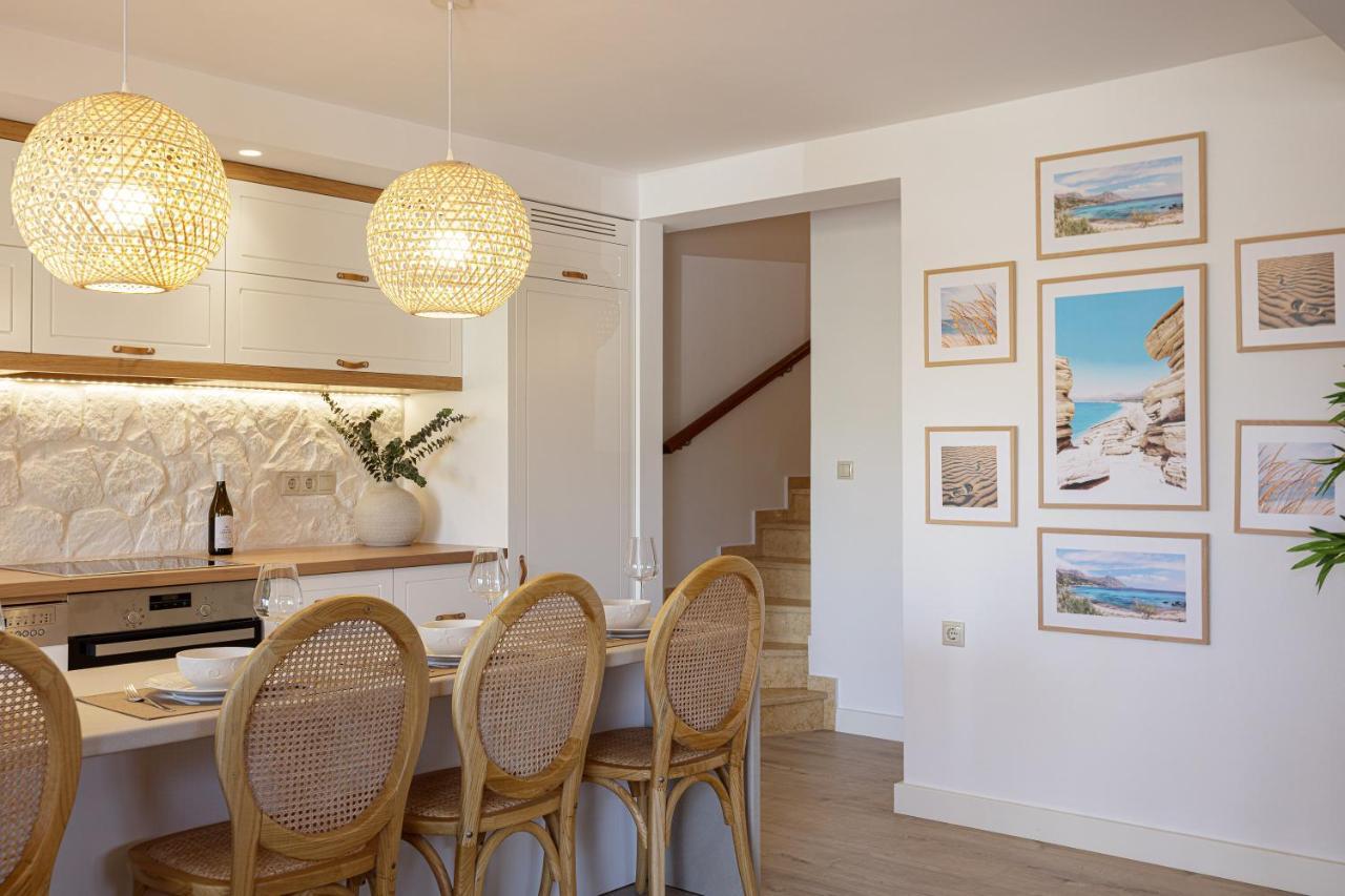 Villa Seashell -Wonderful Newly Renovated Villa On The Beach Galatas  Luaran gambar