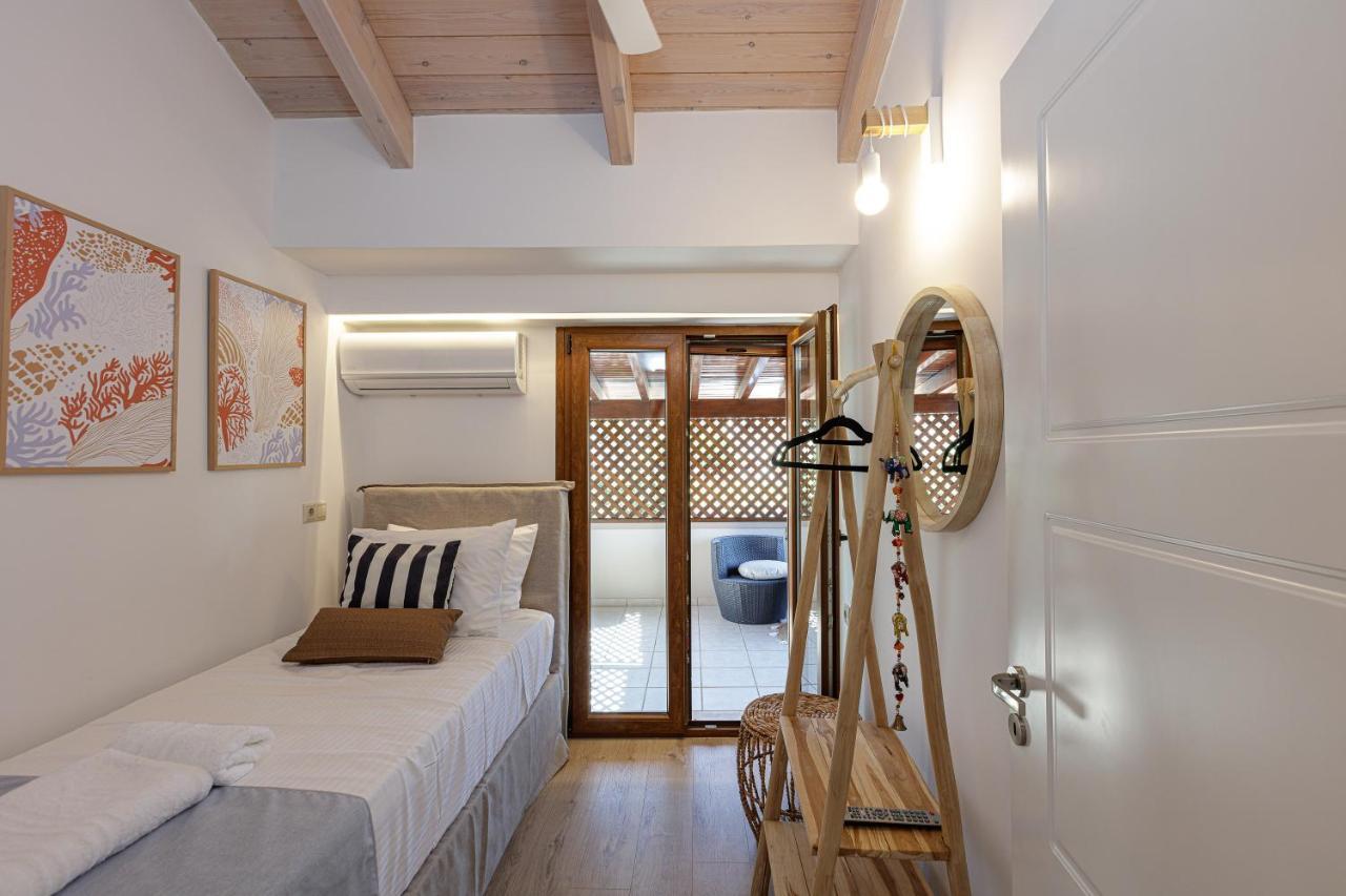 Villa Seashell -Wonderful Newly Renovated Villa On The Beach Galatas  Luaran gambar